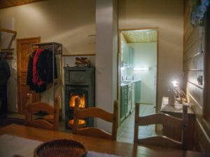 20151216-190108-holly may Mökki Petäjälammella Ruka-Kuusamossa